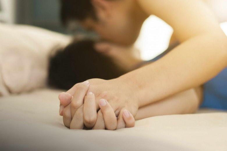 Cách Nhận Biết Nàng Giả Vờ Lên Đỉnh: 12 Dấu Hiệu Tinh Tế và Giải Pháp 3 4 dau hieu phu nu gia vo len dinh dan ong khong can tinh y cung de dang nhan ra shutterstock 410144350 wuui 1664436986 873 width780height519