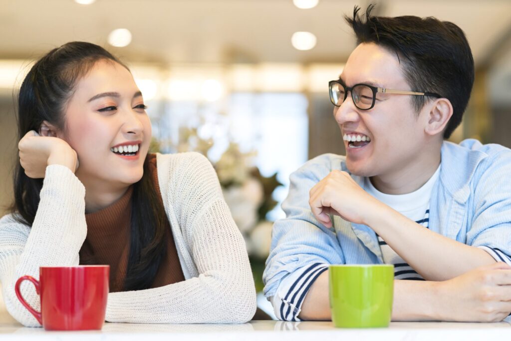 Bí Quyết "Thôi Miên" Nàng, Khiến Nàng Chủ Động Đòi Yêu Say Đắm 37 happiness asian couple laugh smile together with kitchen pantry humor emotional casual relax with room interior background scaled 1