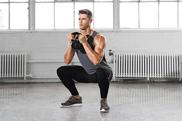 5 bài tập giúp nam giới lâu ra, cải thiện bản lĩnh đàn ông ngay tại nhà 17 goblet squat