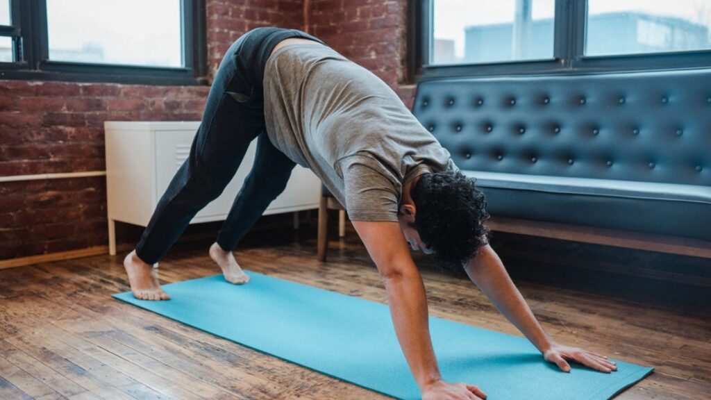 5 bài tập giúp nam giới lâu ra, cải thiện bản lĩnh đàn ông ngay tại nhà 19 yoga nam gioi elleman