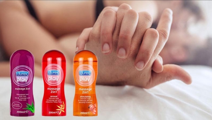 Dùng gel bôi trơn để kích thích âm đạo